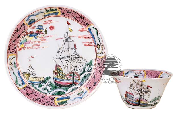 Tasse et soucoupe "Bateau sur une mer houleuse" © Yvon Boëlle