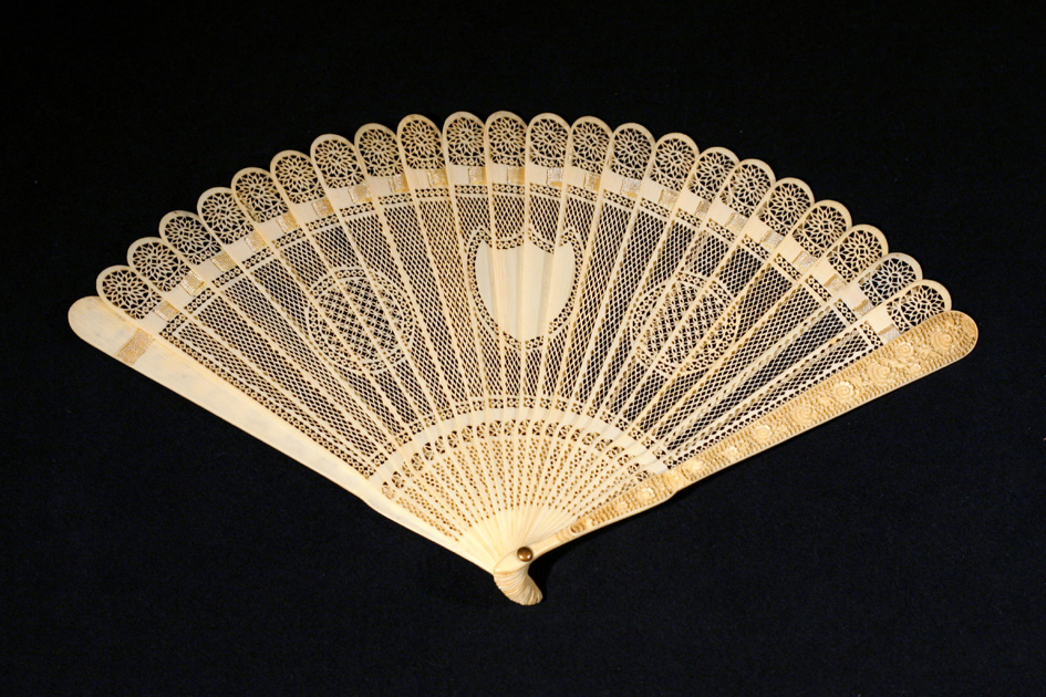 Eventail ivoire